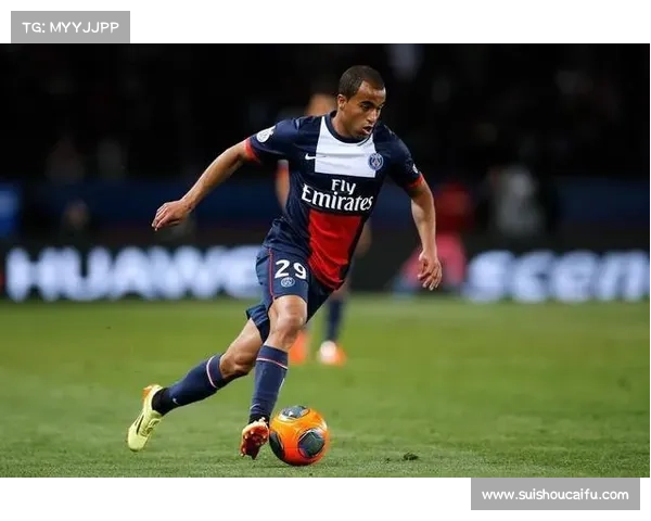 小卢卡斯为何在巴黎长期坐替补阵容激烈战术定位受限成关键原因之